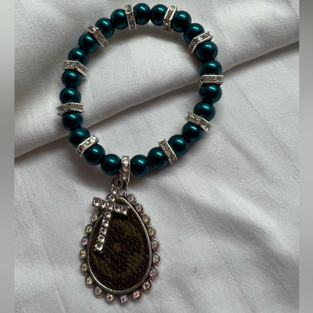 Teal pearl-like beade stretch bracelet with Upcycled designer leather